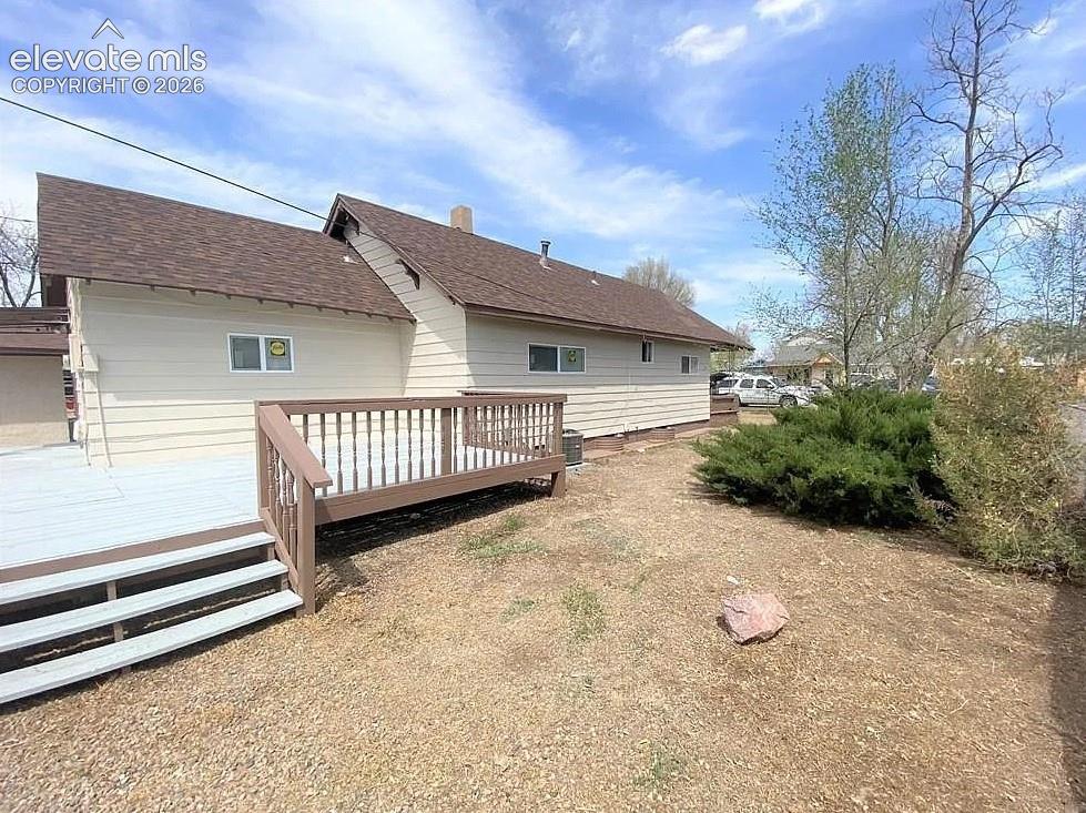 Image 8 of 19: Back of Structure
