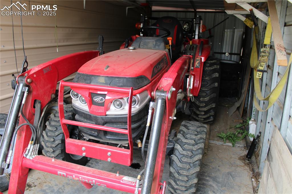 Image 27 of 41: Tractor included in the sale