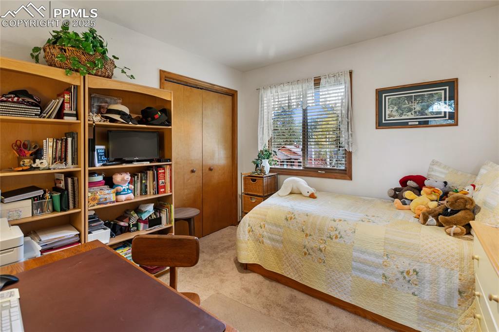 Image 25 of 43: Bedroom