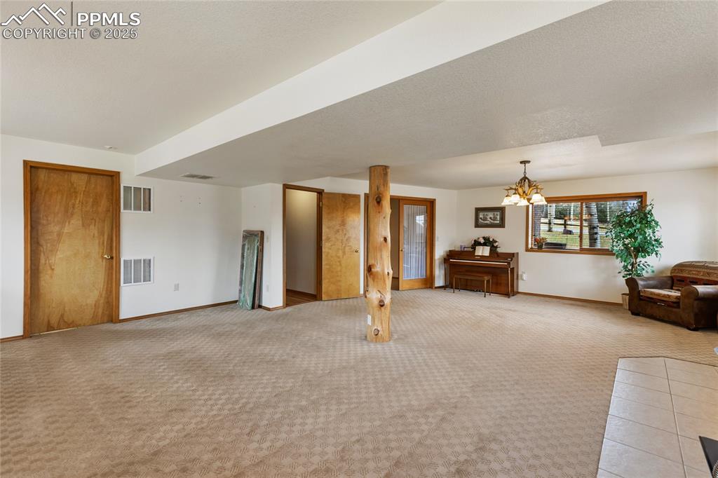 Image 31 of 43: Living Room