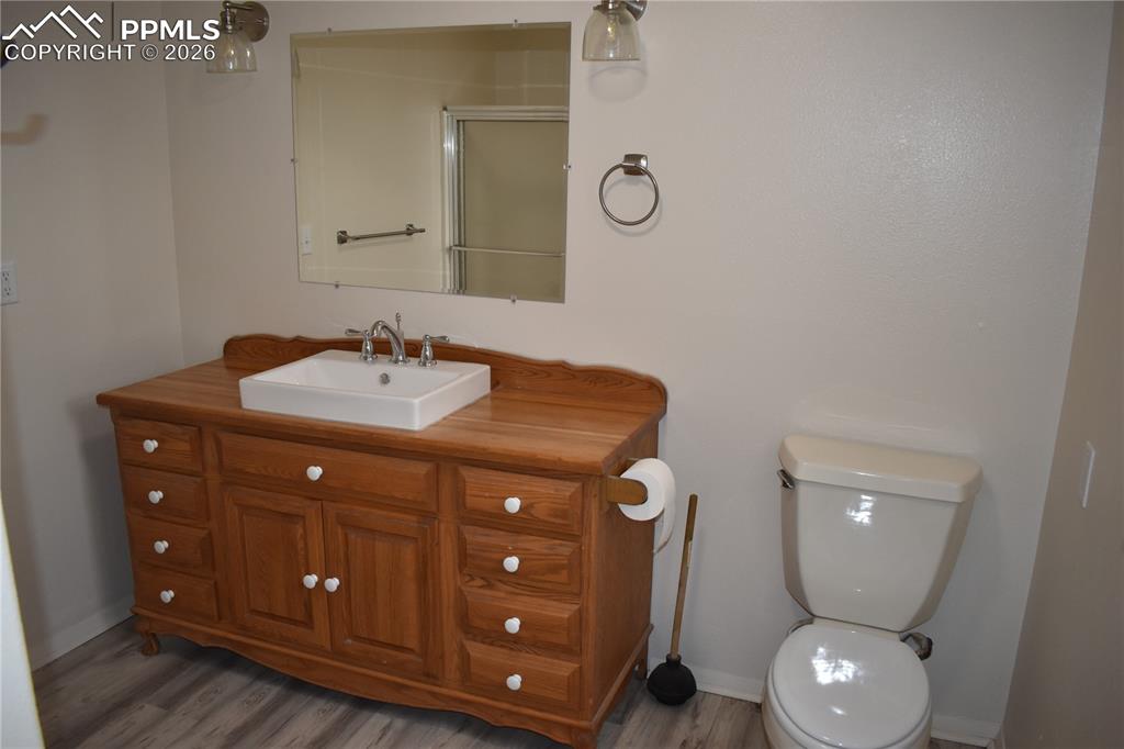 Image 11 of 26: Bathroom