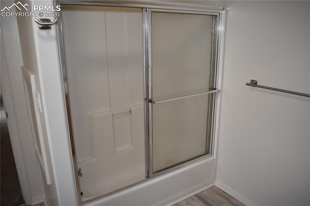 Image 12 of 26: Bathroom