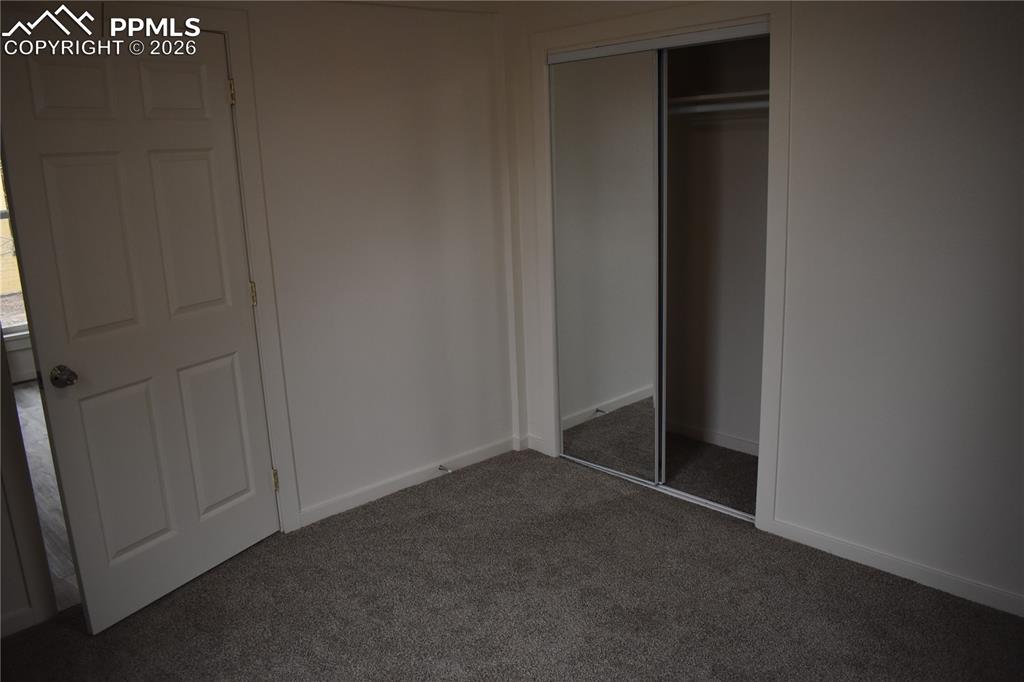 Image 5 of 26: Bedroom