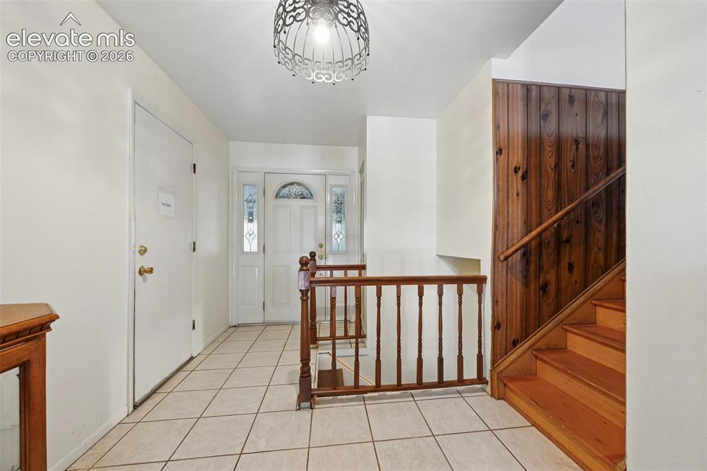 Image 10 of 36: Entry
