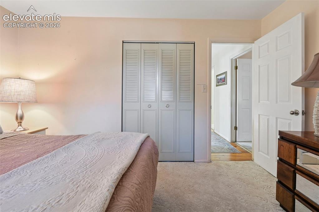 Image 15 of 36: Bedroom