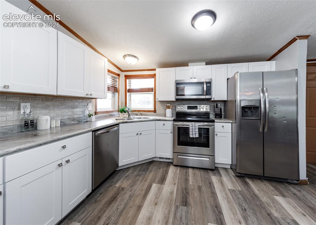 Image 12 of 38: Kitchen