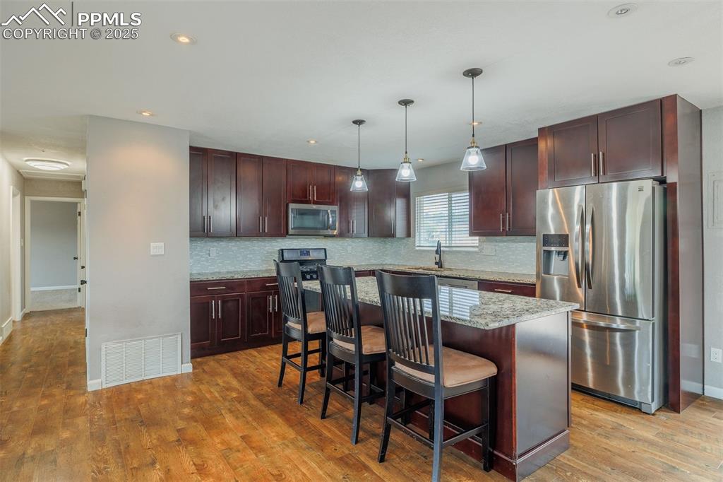 Image 13 of 36: Kitchen