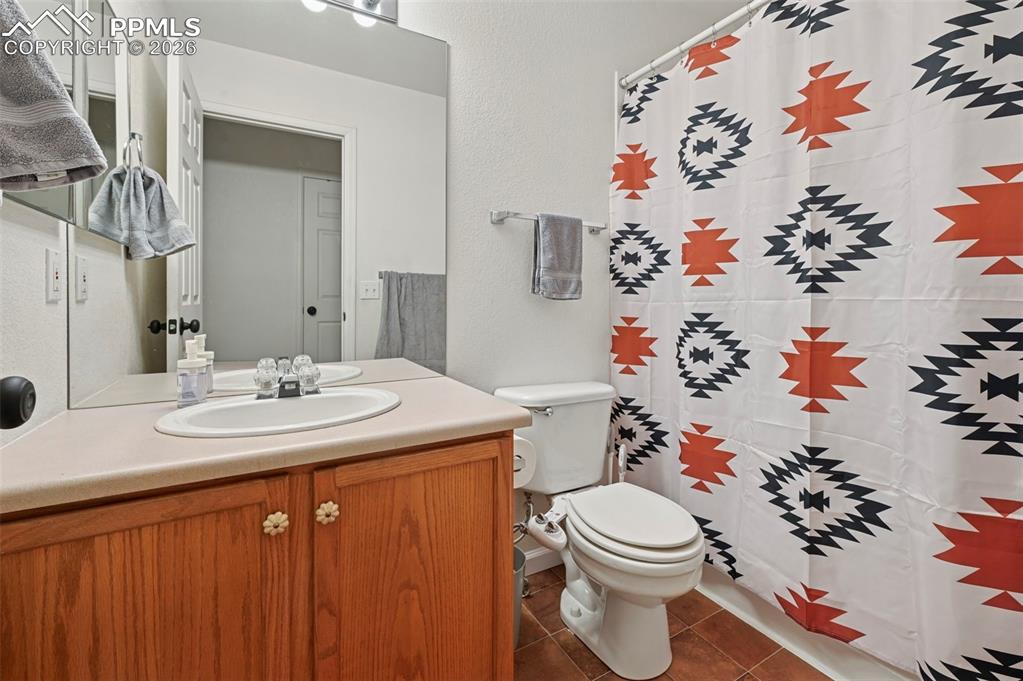 Image 16 of 29: Bathroom