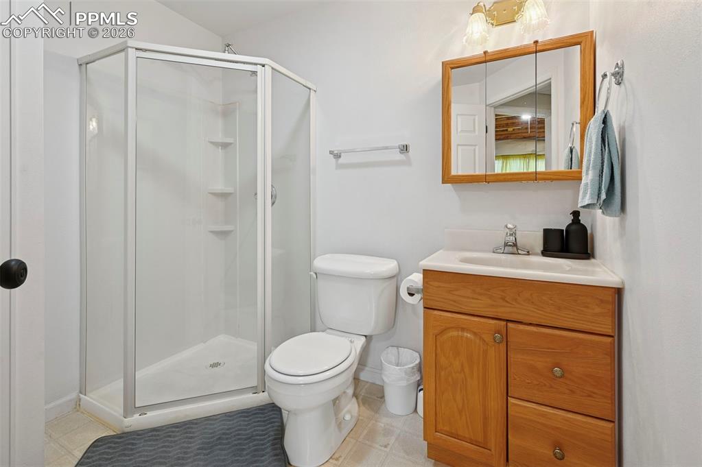 Image 18 of 29: Bathroom