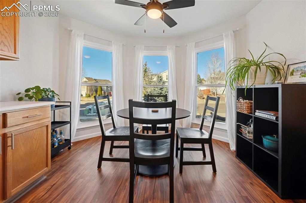 Image 4 of 29: Dining Area