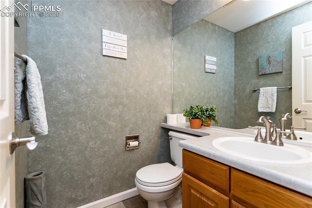 Image 21 of 50: Designer wall treatment.