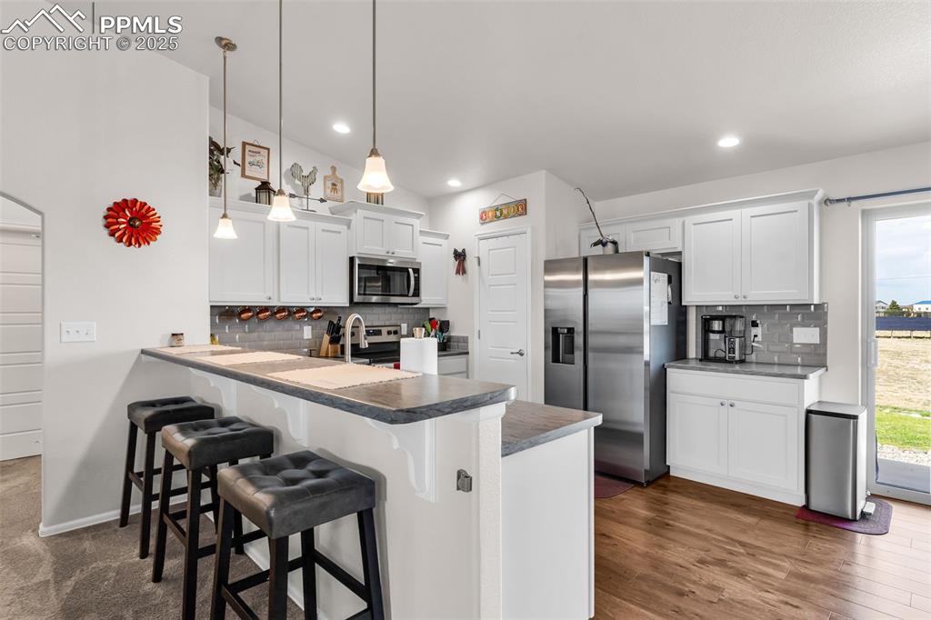 Image 14 of 42: Kitchen