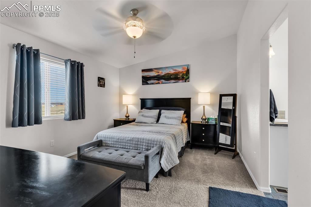 Image 18 of 42: Bedroom