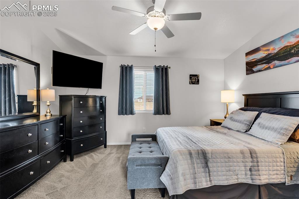 Image 19 of 42: Bedroom