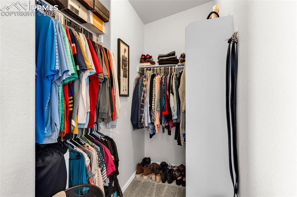 Image 23 of 42: Closet