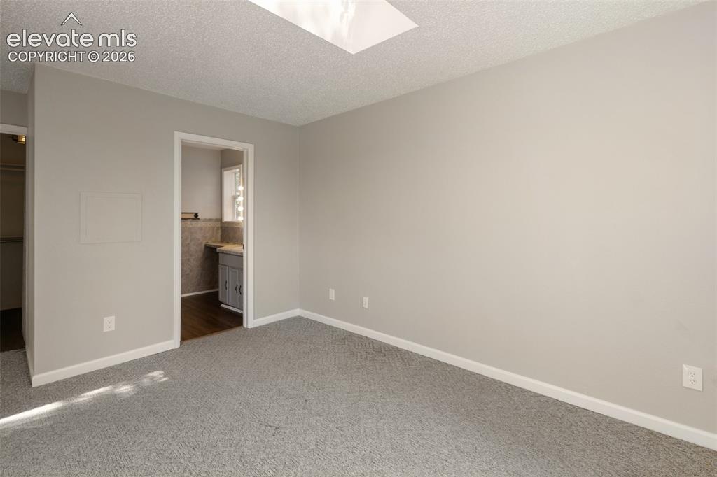 Image 11 of 21: Primary 
