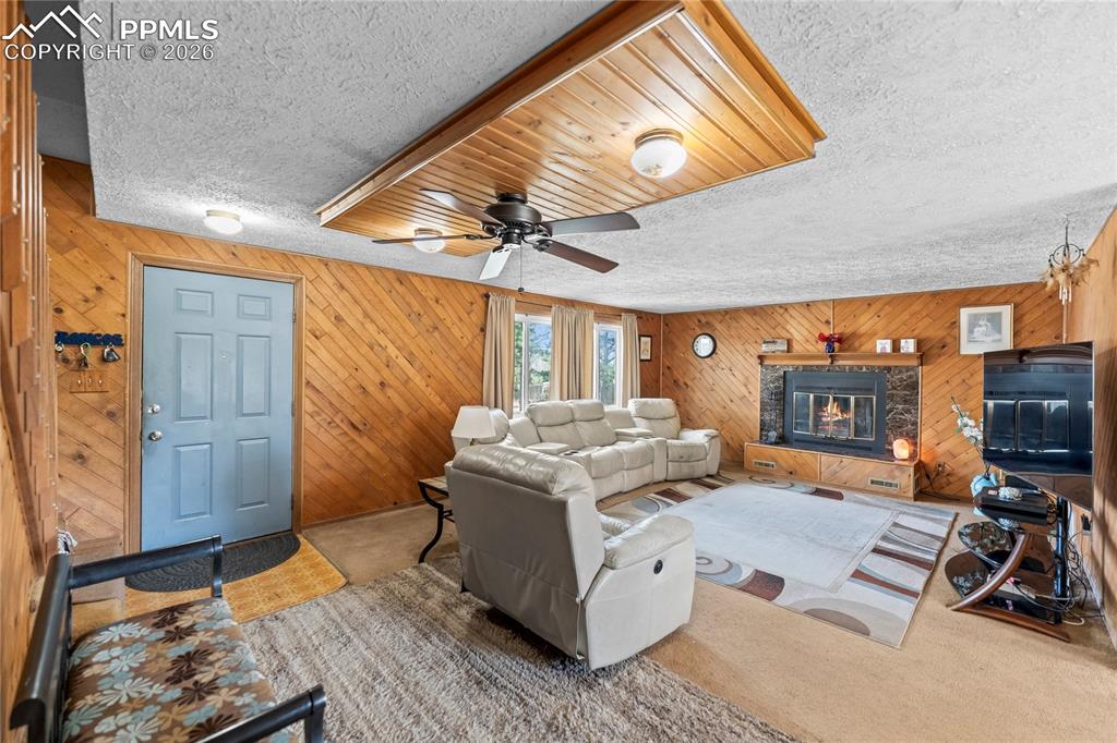 Image 6 of 26: Living Room