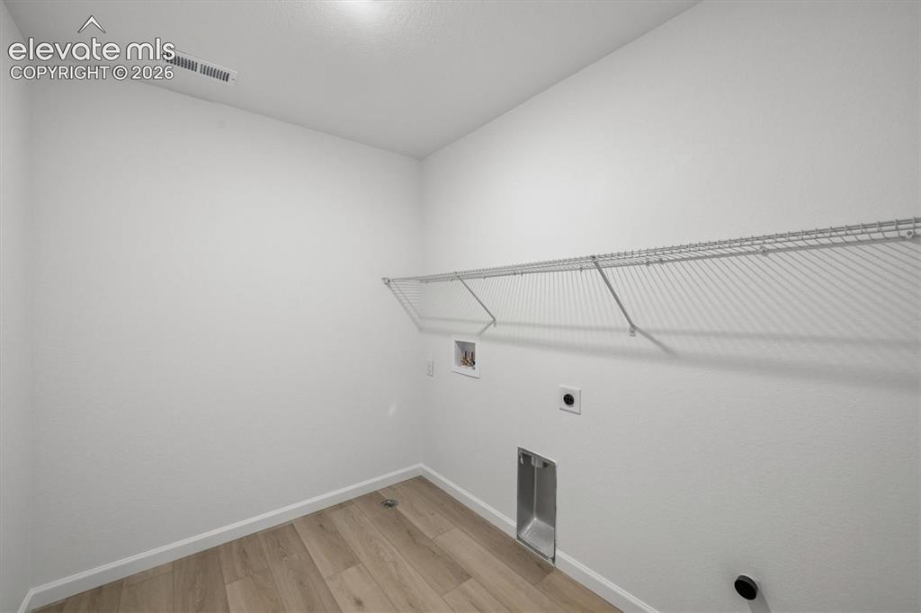 Image 19 of 26: Laundry