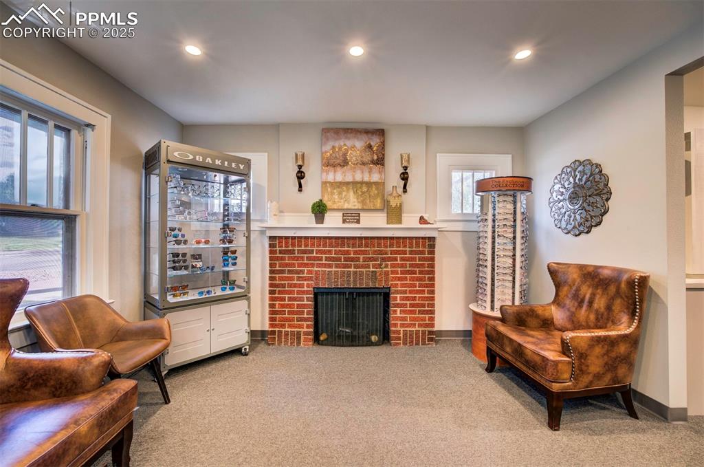 Image 10 of 40: Living Room