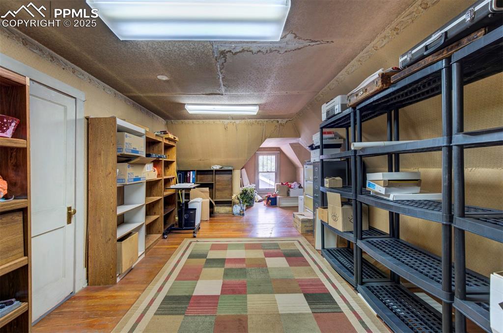 Image 28 of 40: Storage