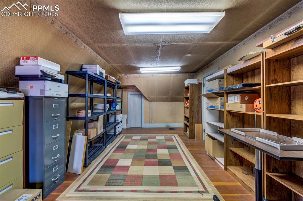 Image 29 of 40: Storage