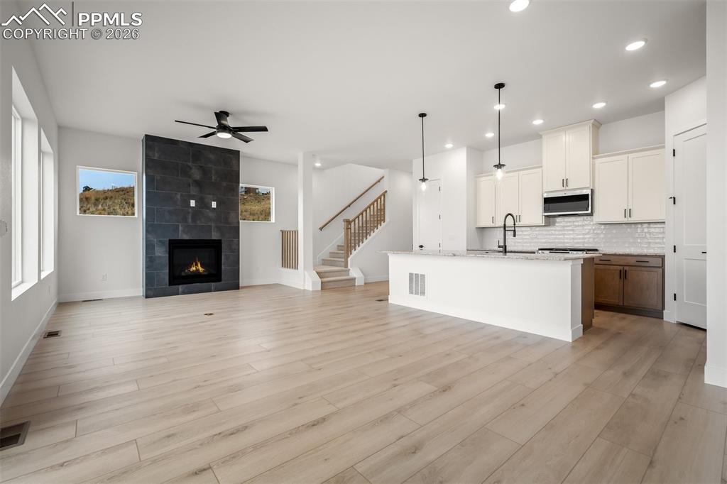 Image 8 of 41: Living Room