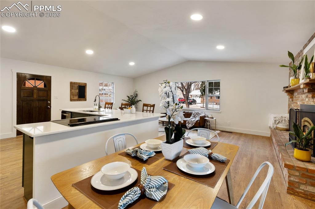 Image 10 of 37: Dining Area