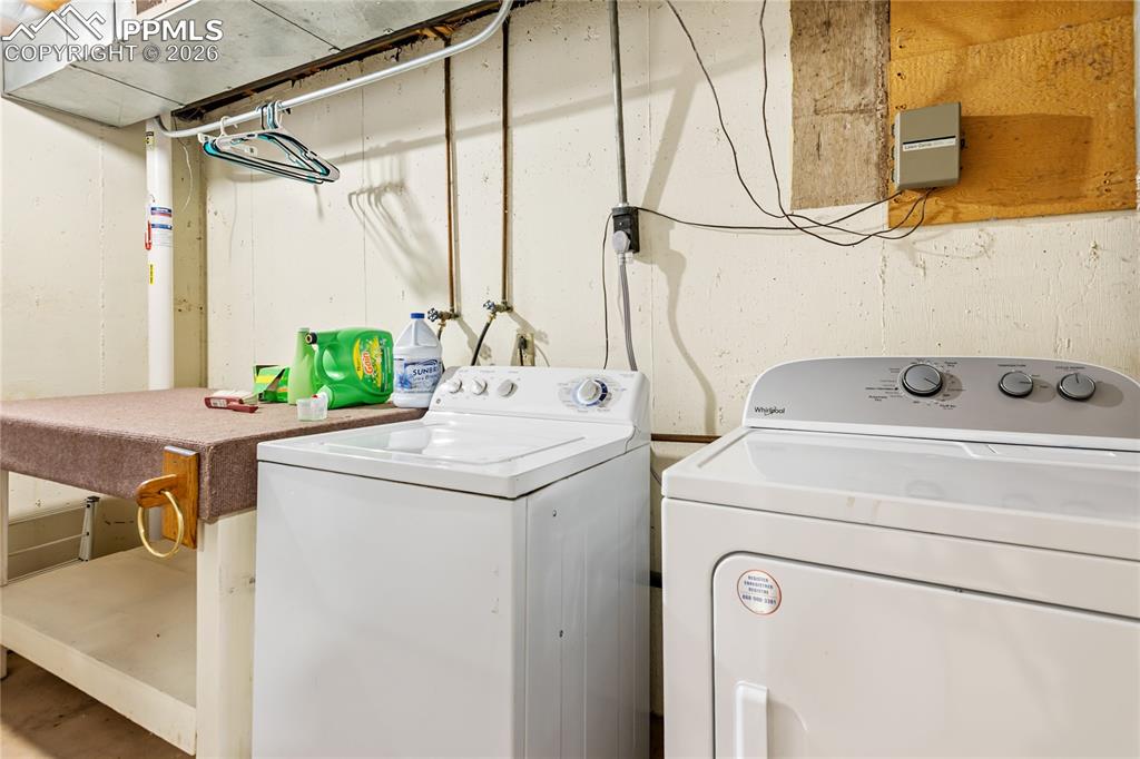 Image 26 of 37: Basement laundry room - W/D included! 