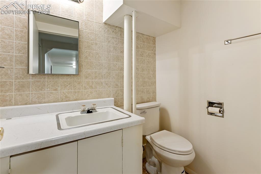 Image 28 of 37: Basement bathroom