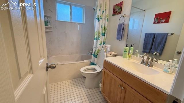 Image 18 of 30: Bathroom