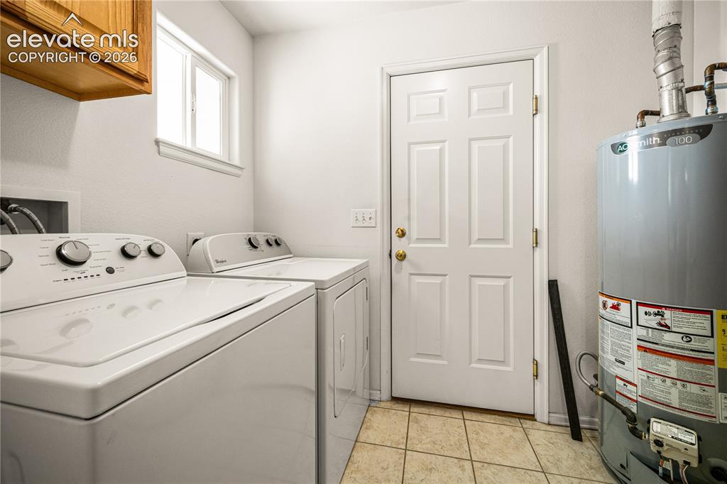 Image 10 of 20: Laundry