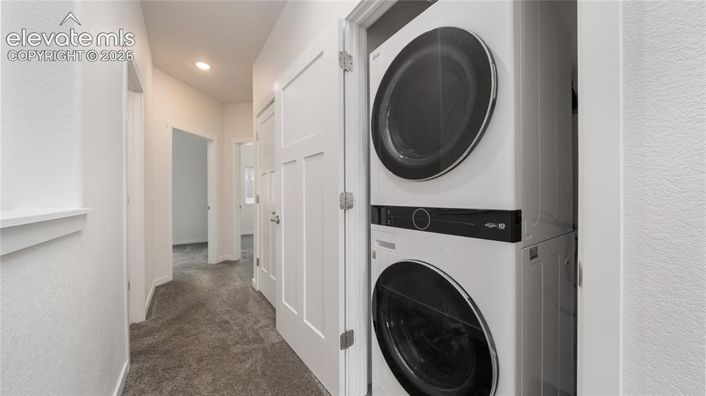 Image 10 of 20: Laundry