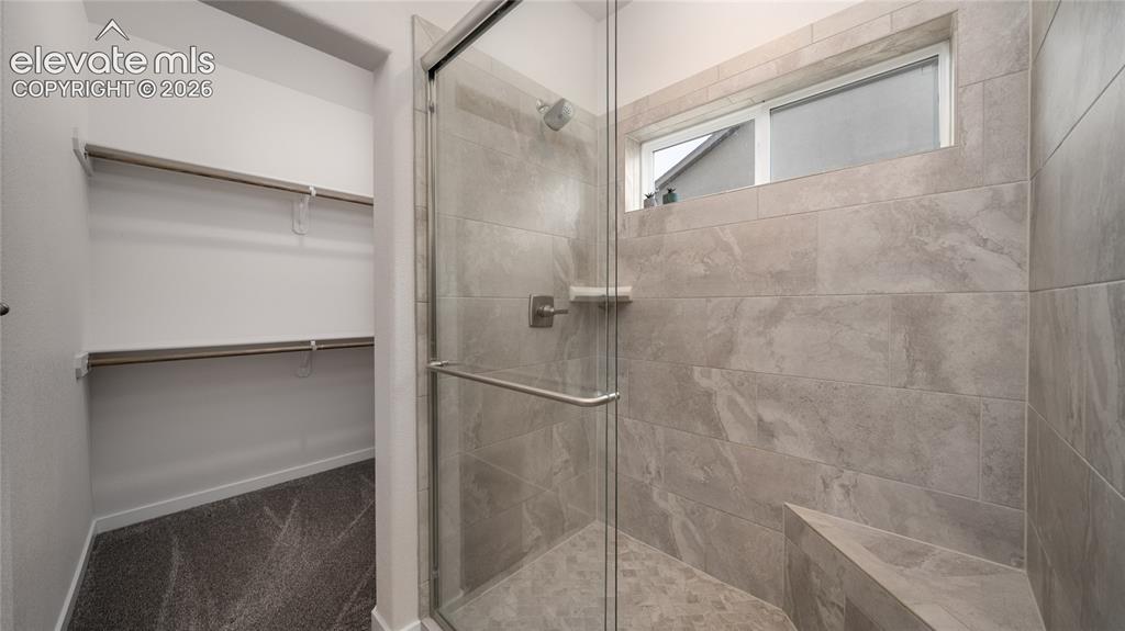 Image 14 of 20: Bathroom