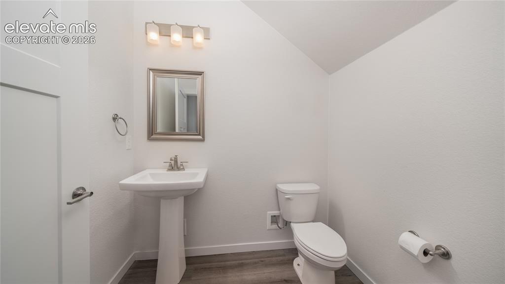 Image 9 of 20: Bathroom