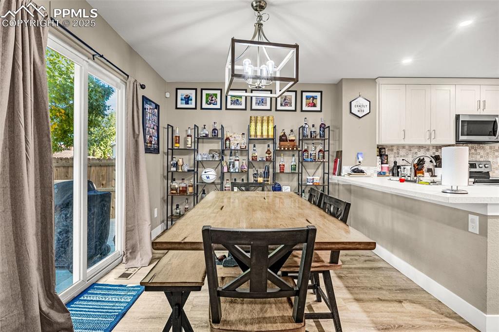 Image 15 of 36: Dining Area