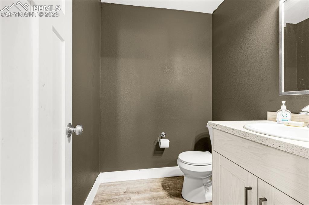 Image 16 of 36: Bathroom