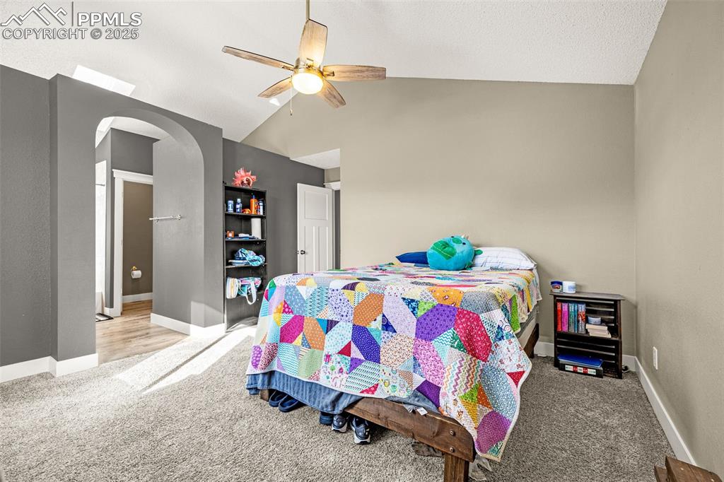 Image 17 of 36: Bedroom