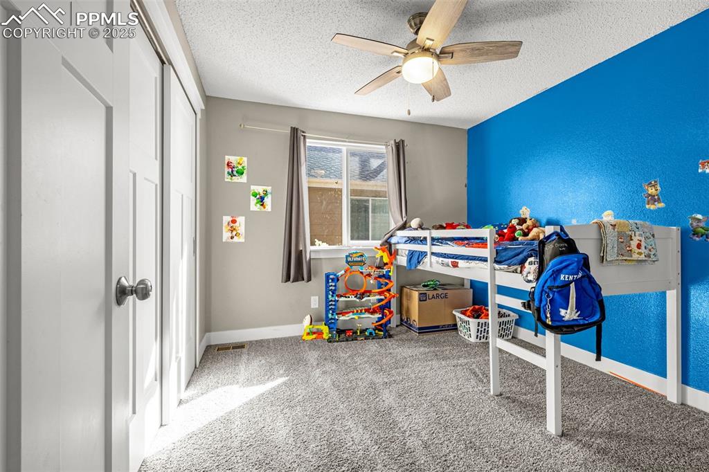 Image 22 of 36: Bedroom