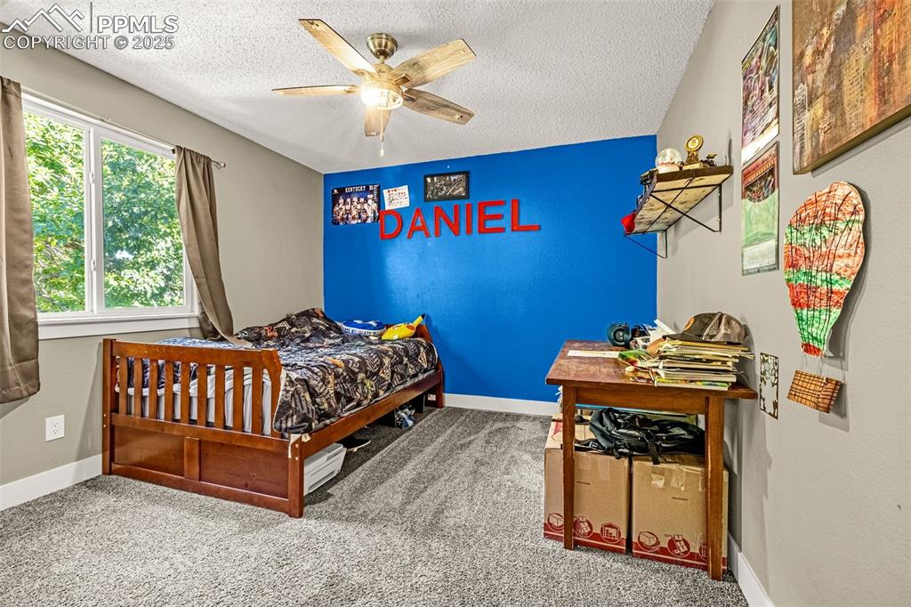 Image 23 of 36: Bedroom