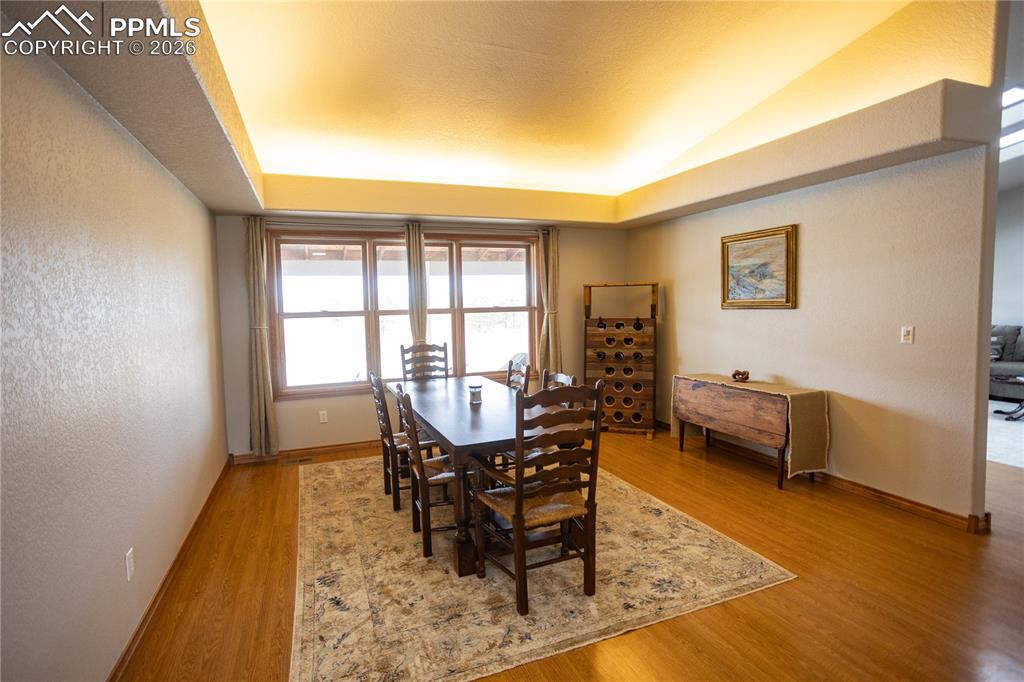 Image 8 of 41: Dining Area