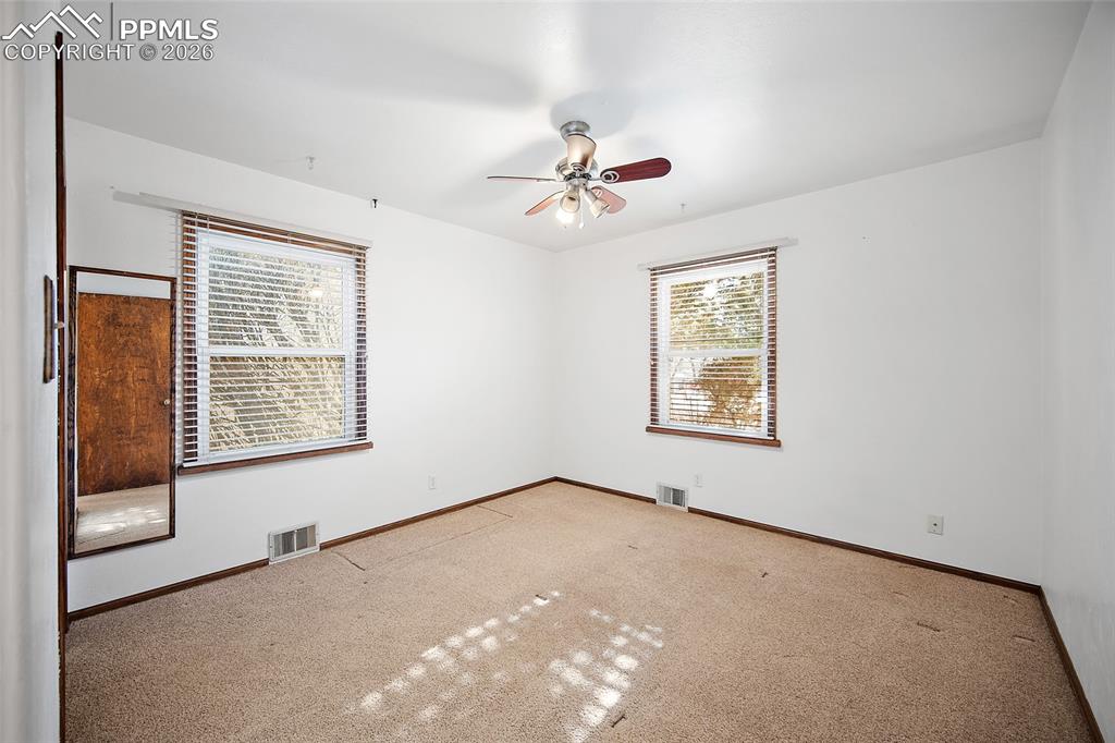 Image 18 of 48: Bedroom