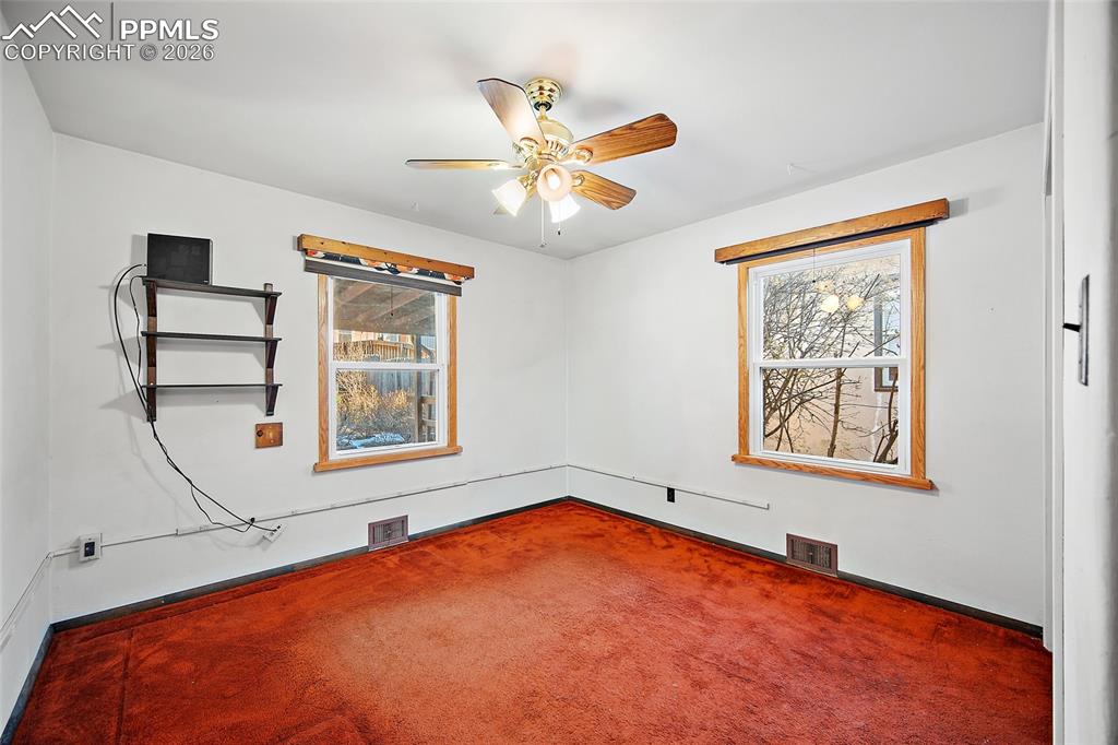 Image 22 of 48: Bedroom