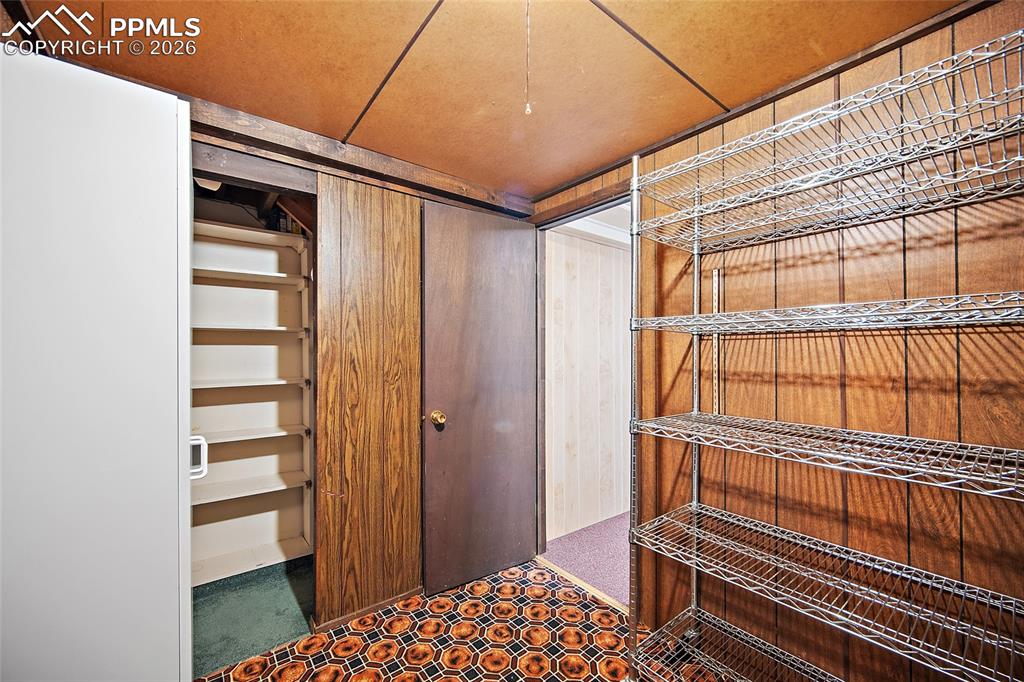 Image 35 of 48: Storage