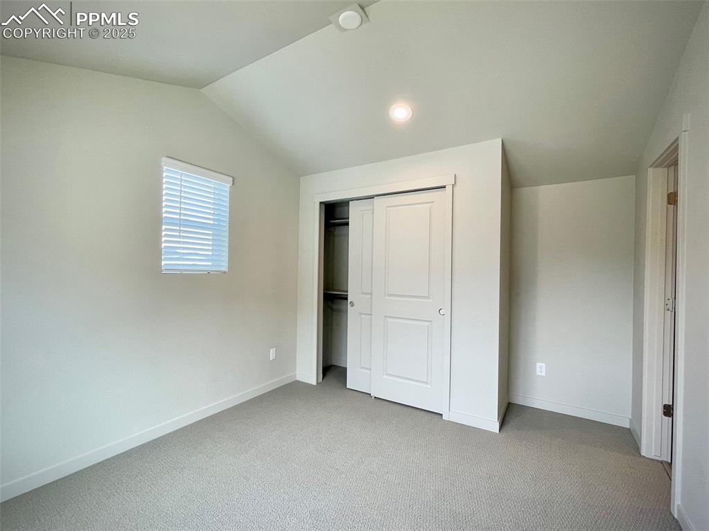 Image 20 of 24: Bedroom