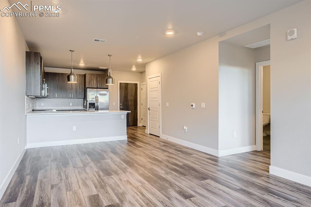 Image 4 of 18: Kitchen