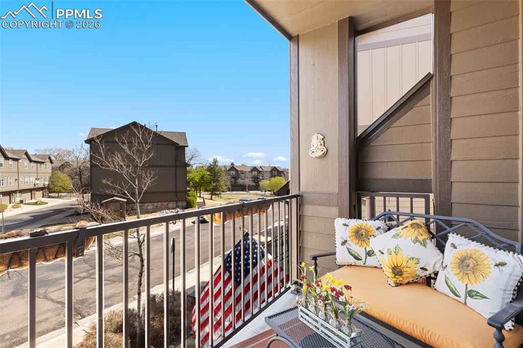 Image 32 of 36: Balcony