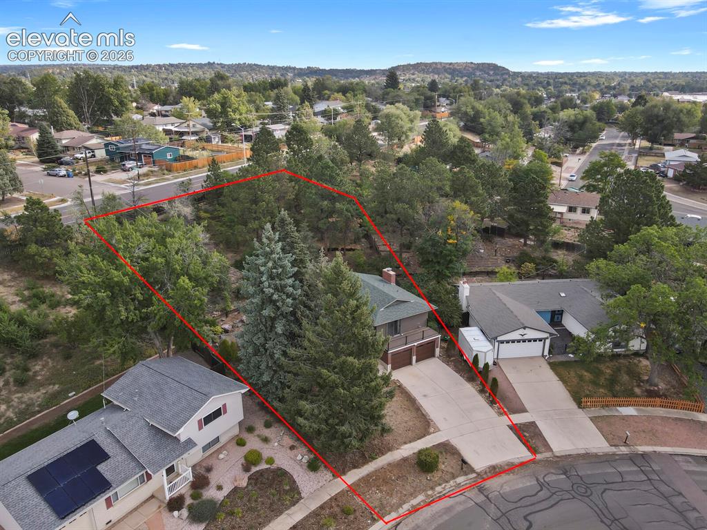 Image 31 of 35: Property Lines are Approximate and not a survey