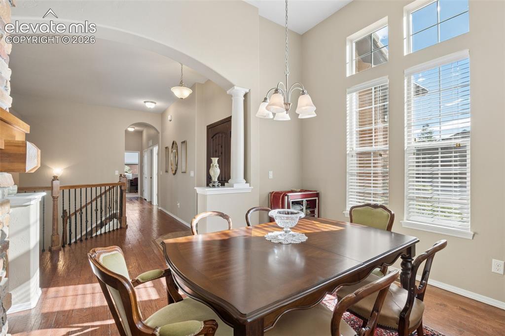 Image 12 of 49: Dining Area