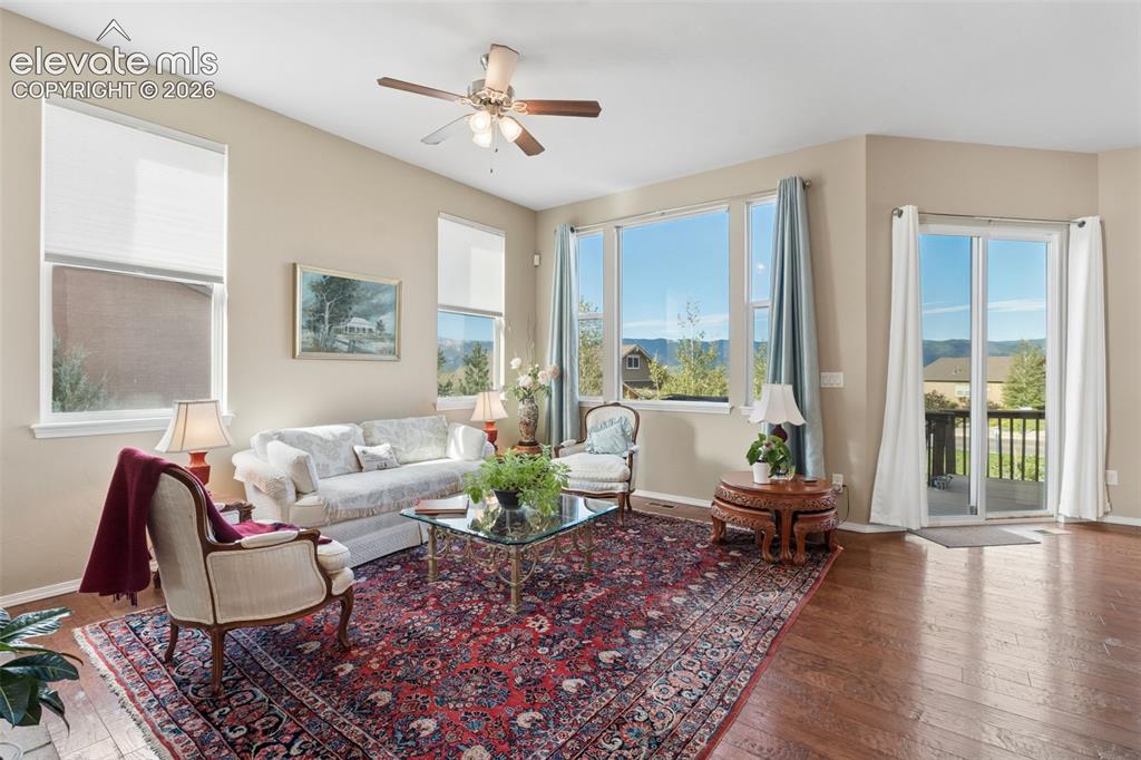 Image 16 of 49: Living Room