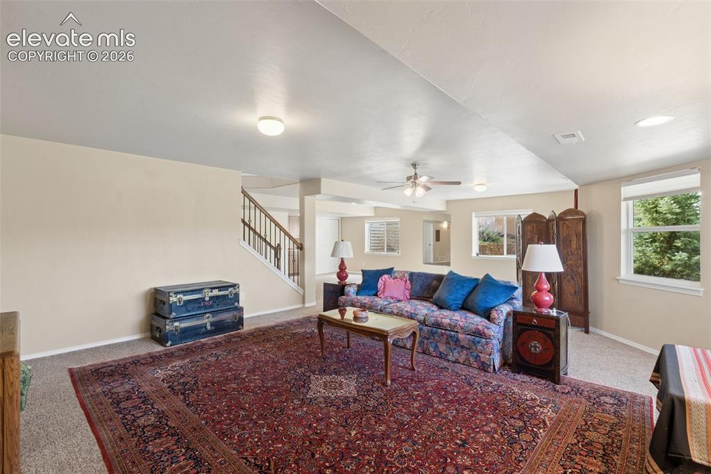 Image 38 of 49: Family Room
